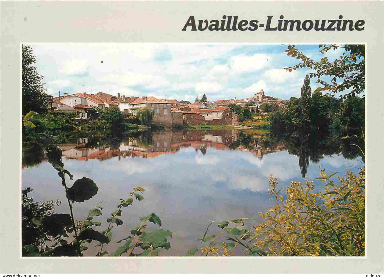 86 - Availles Limouzine - Vue Générale - Le Pittoresque Village Vu De La Rive Droite De La Vienne - CPM - Carte Neuve -  - Availles Limouzine