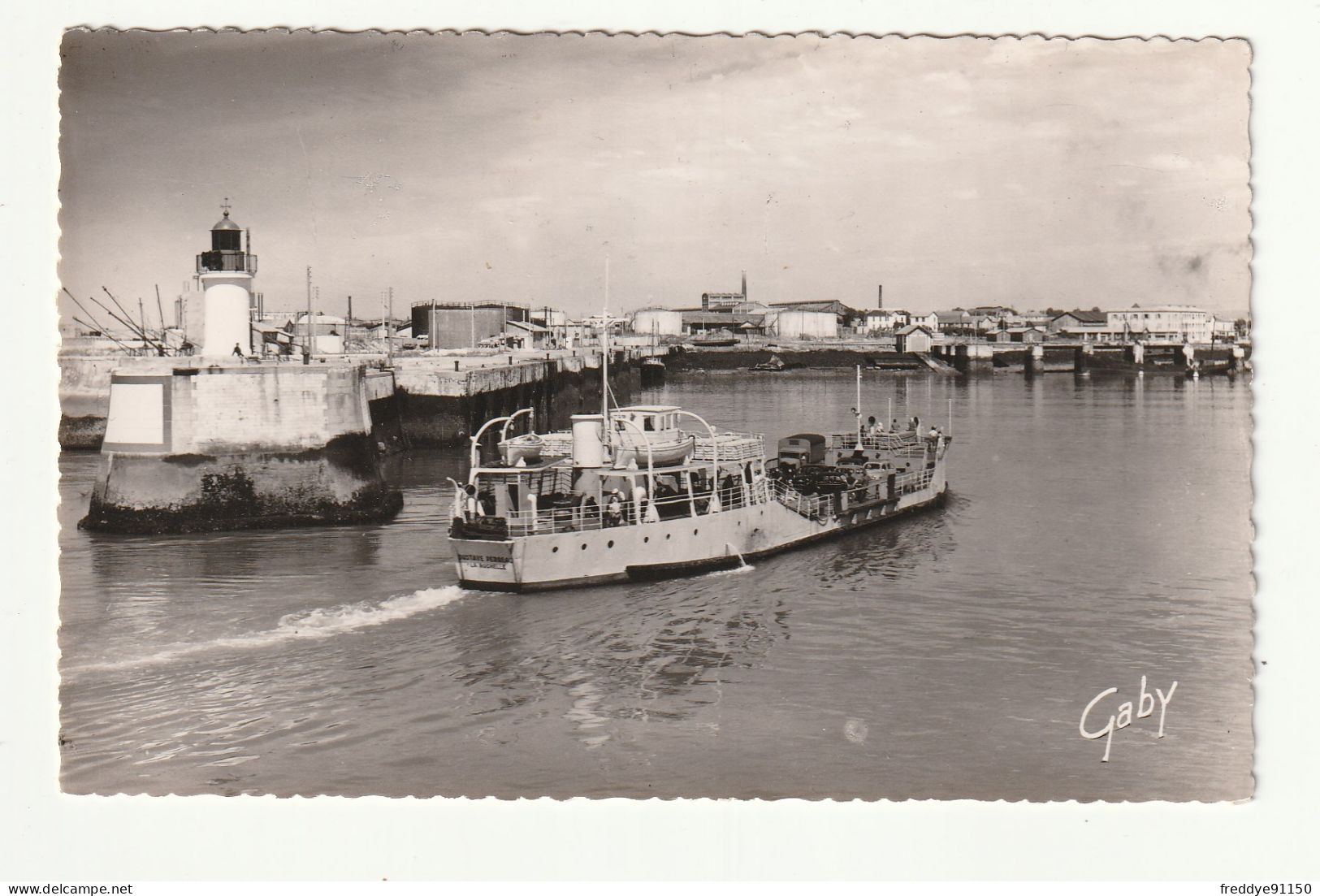 17 . La Pallice . Le Champlain . Bateau  Faisant Le Service Entre L'Ile De Ré Et La Pallice N°13 - Autres & Non Classés