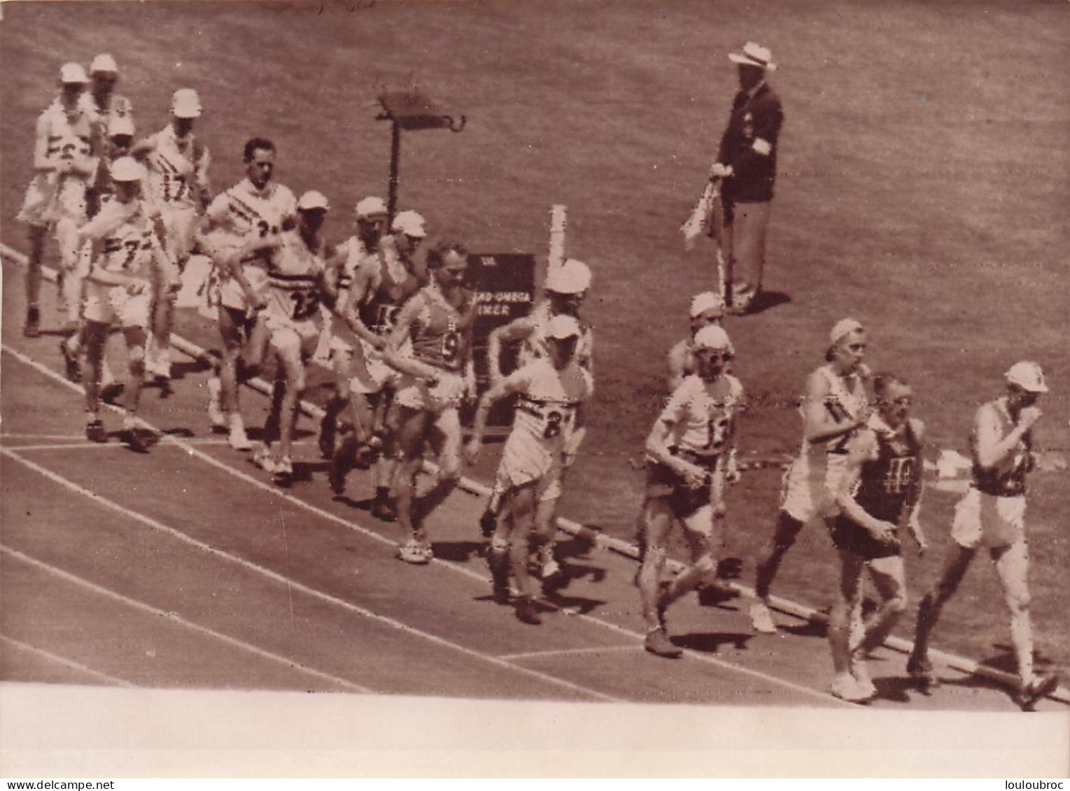 ATHLETISME J.O. DE MELBOURNE 1956 DEPART DES 50 KMS  PHOTO 18X13CM - Sport