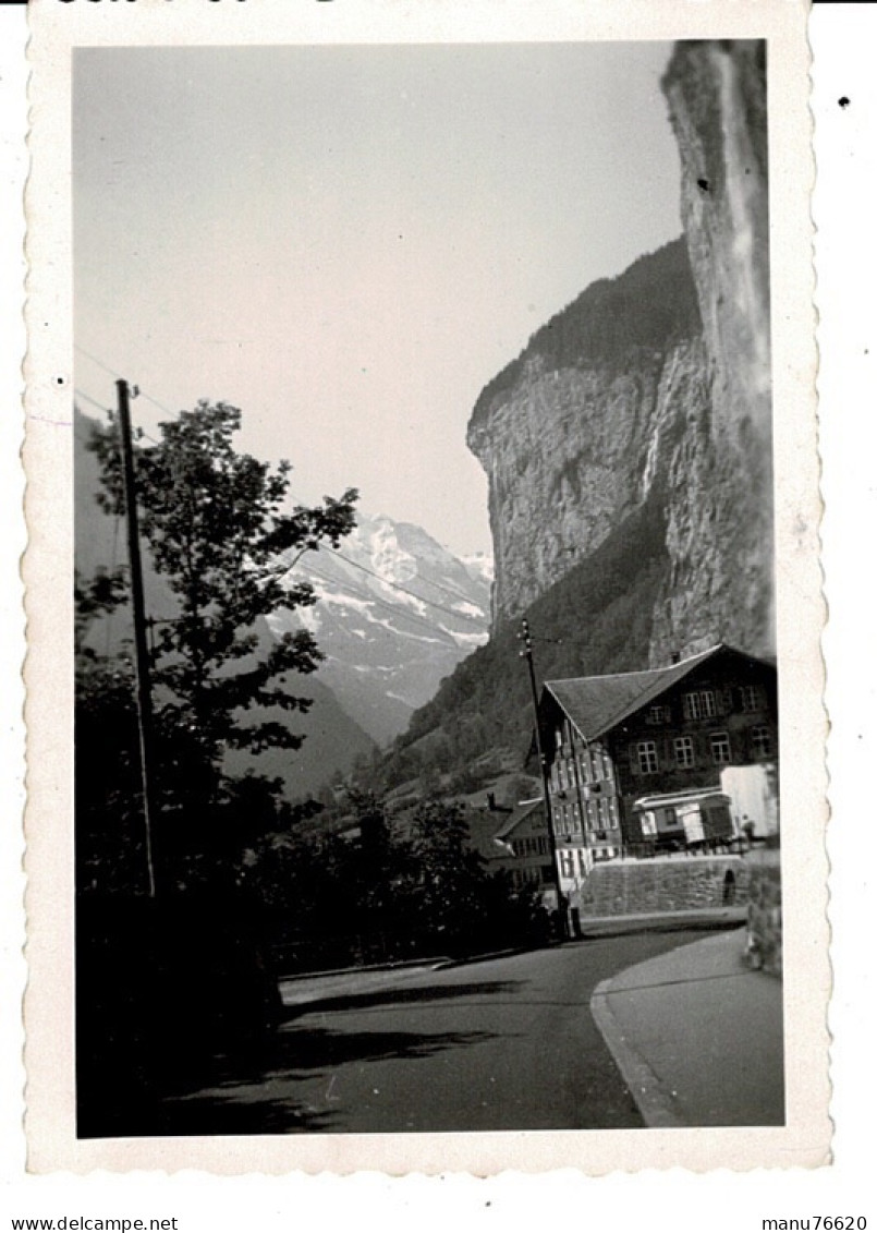 Ref 3 - Photo : Vue , Région Lauterbrunnen & Murren  Ou Environs - Suisse  . - Europe