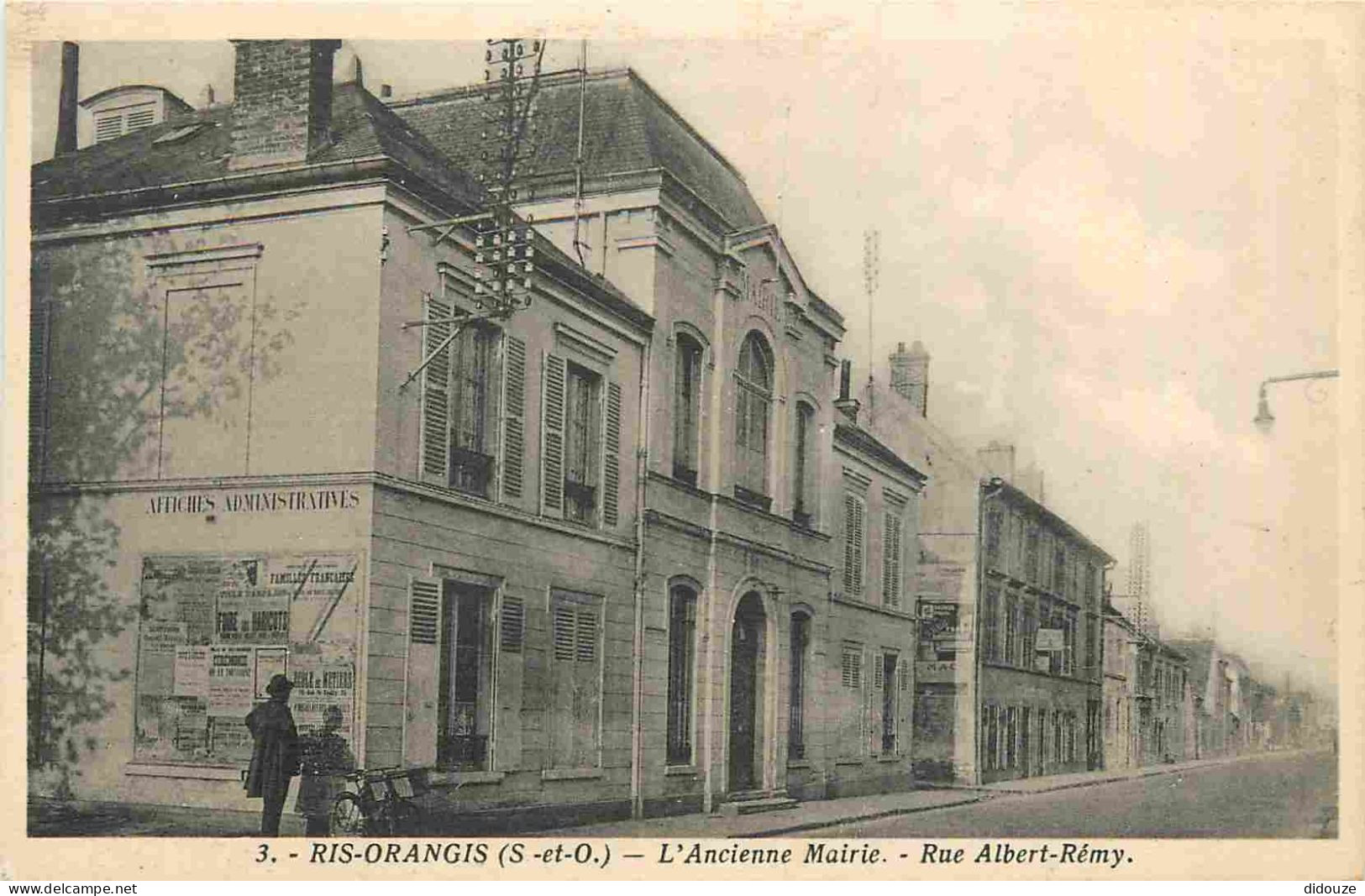 91 - Ris-Orangis - L'ancienne Mairie Rue Albert Rémy - Animée - CPA - Voir Scans Recto-Verso - Ris Orangis