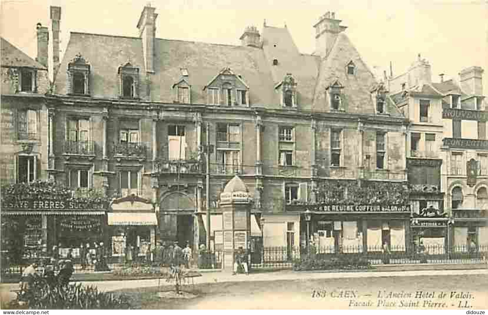 14 - Caen - L'ancien Hotel De Valois - Façade Place Saint Piette - Animée - CPA - Voir Scans Recto-Verso - Caen