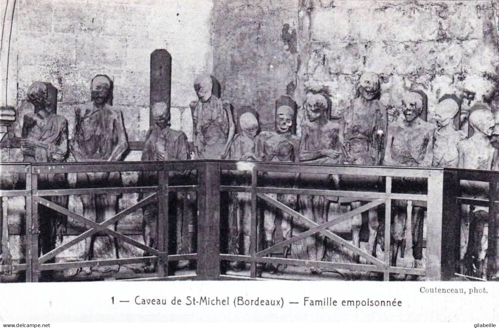 33 -  BORDEAUX -  Caveau De Saint Michel - Famille Empoisonnée - Bordeaux