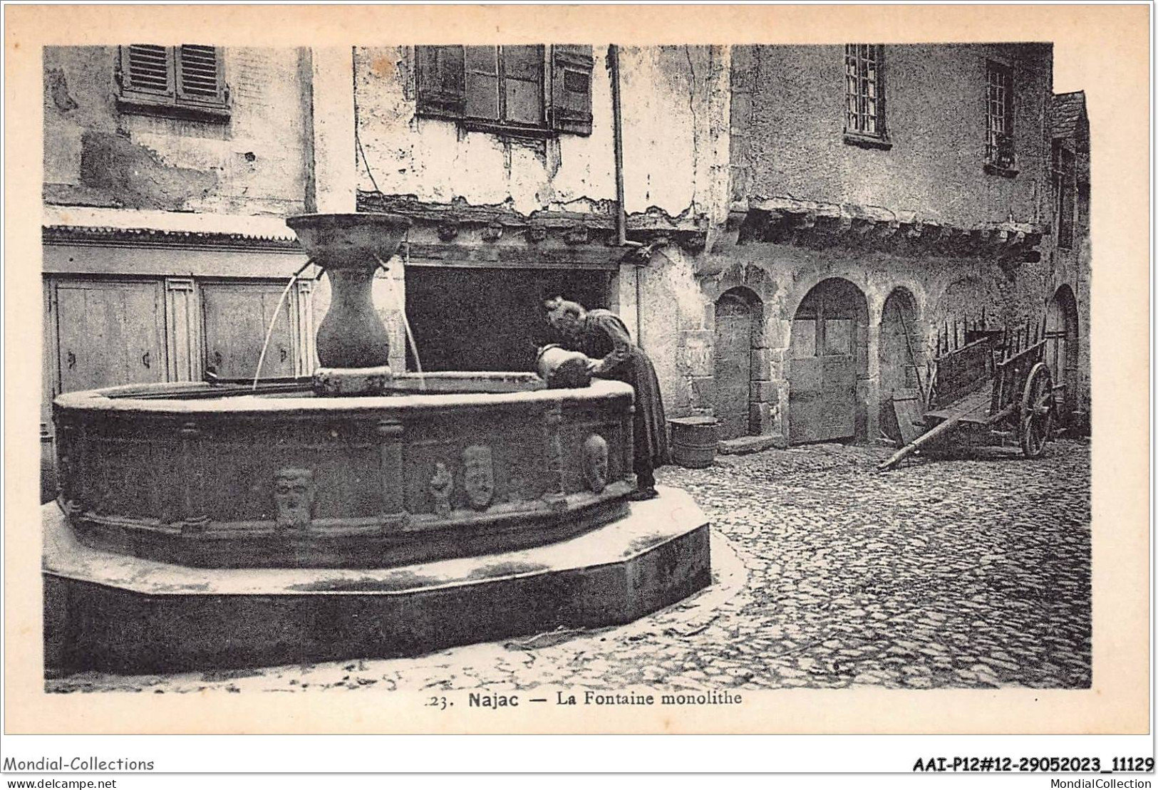 AAIP2-12-0090 - NAJAC - La Fontaine Monolithe - Najac