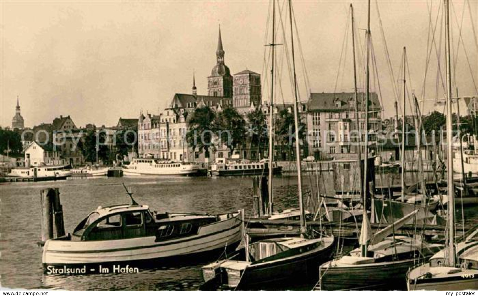 72634660 Stralsund Mecklenburg Vorpommern Hafen Boote Kirche Stralsund - Stralsund