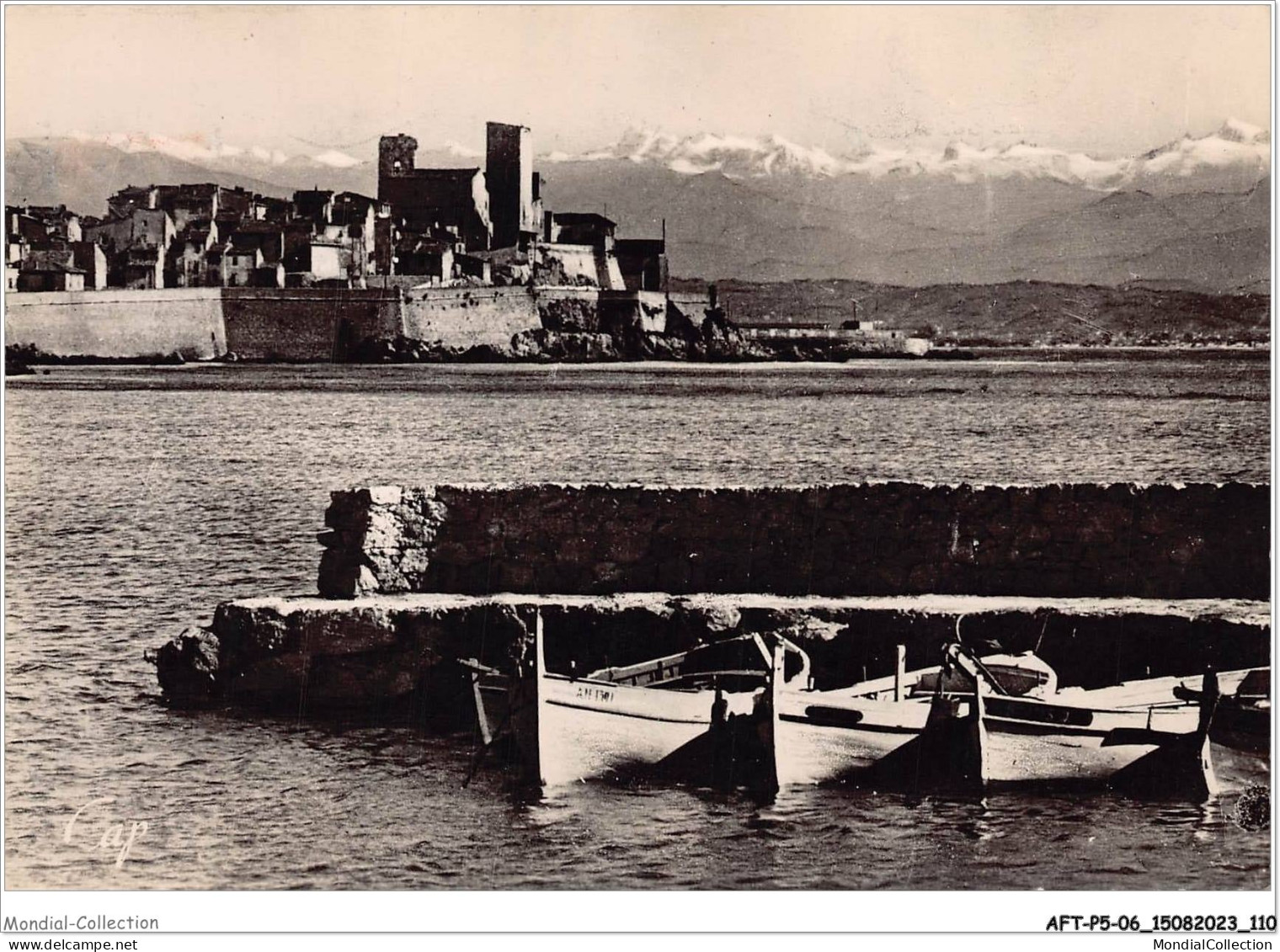 AFTP5-06-0476 - ANTIBES - Vue Sur La Vieille Ville Et La Chainen Des Alpes - Antibes - Vieille Ville