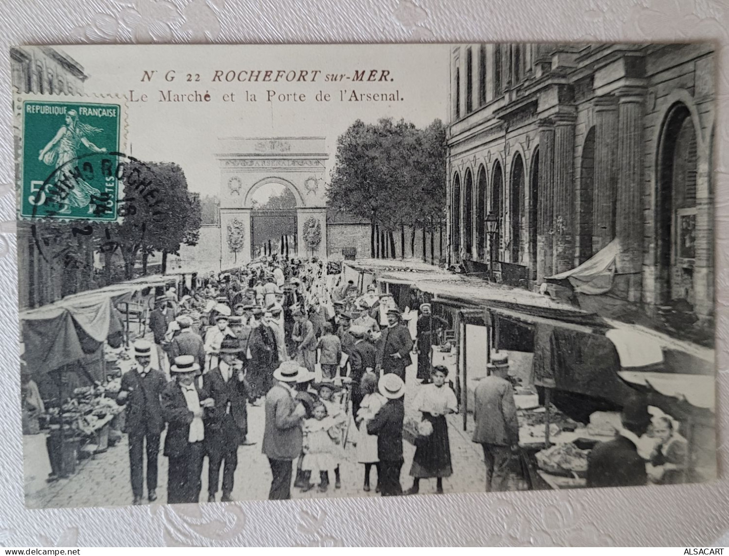 Rochefort Le Marché Et L'arsenal - Rochefort