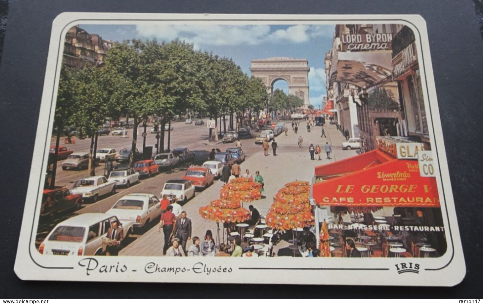 Paris - Champs Elysées - L'Arc De Triomphe, Vue Des Champs-Elysées - Editions CHANTAL, Paris - Champs-Elysées