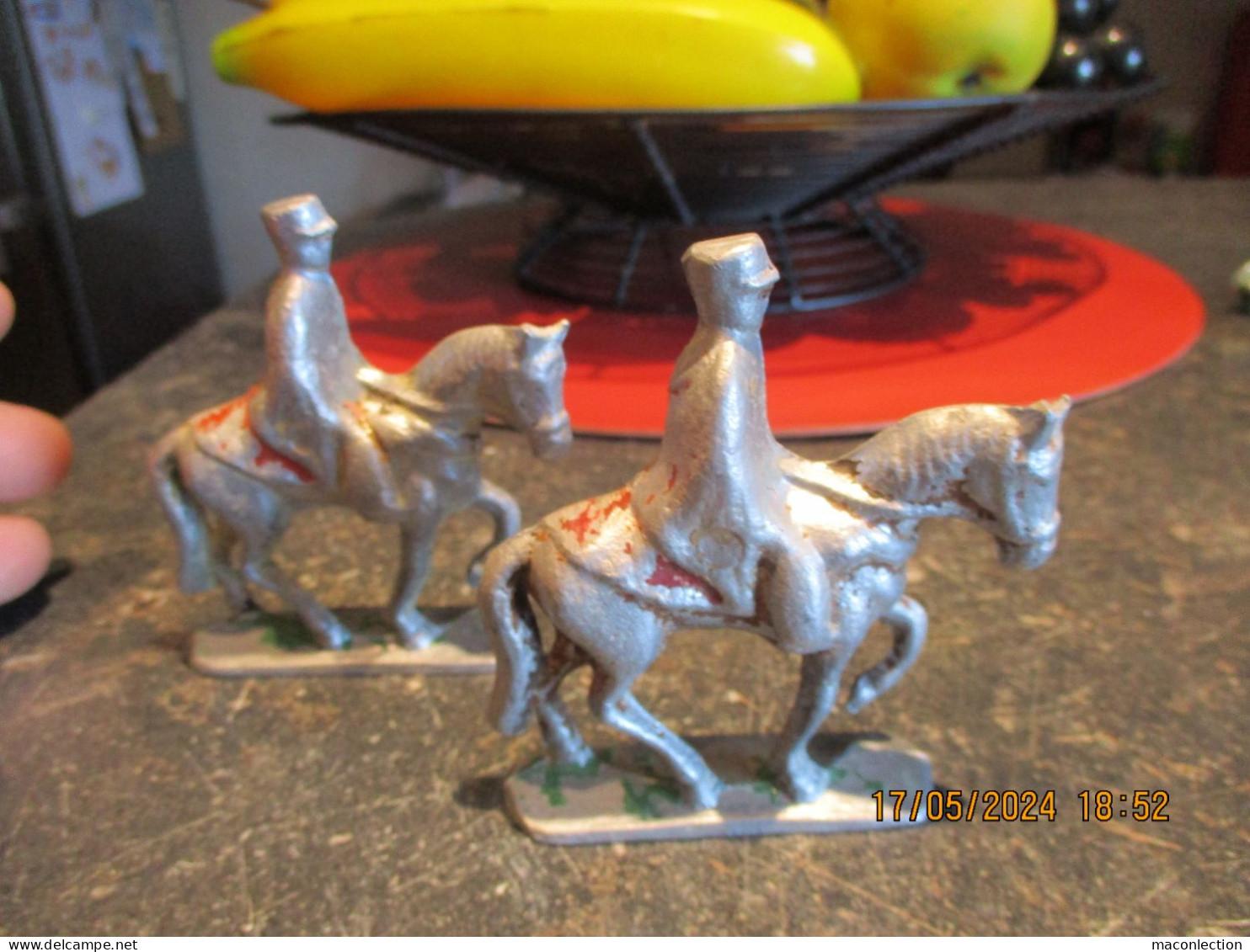 1 Soldat Militaire Cavalier Sur Son Cheval En Aluminium Quiralu - Militaires