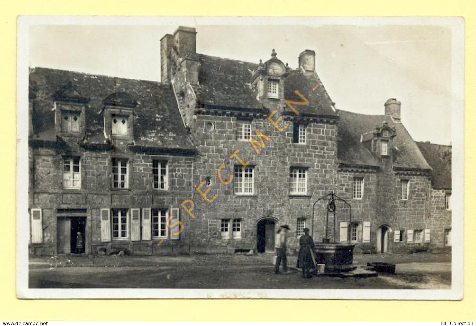 29. LOCRONAN – Vieilles Maisons (XVIè Siècle) CPSM (animée) (voir Scan Recto/verso) - Locronan