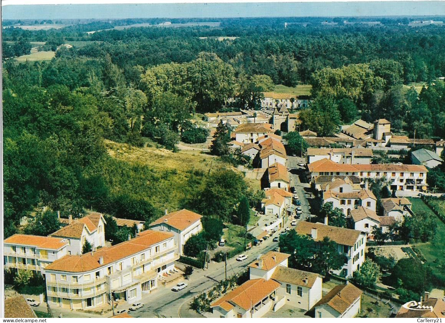 CPSM. 32 BARBOTAN LES THERMES. VUE GENERALE AERIENNE. - Barbotan