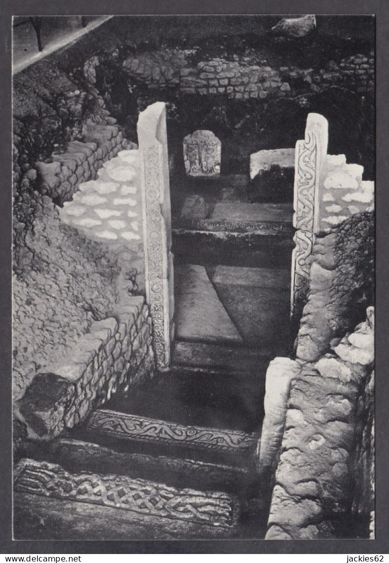 122351/ POITIERS, Hypogée Des Dunes, Escalier Sculpté, Sarcophages De L'époque Franque - Poitiers