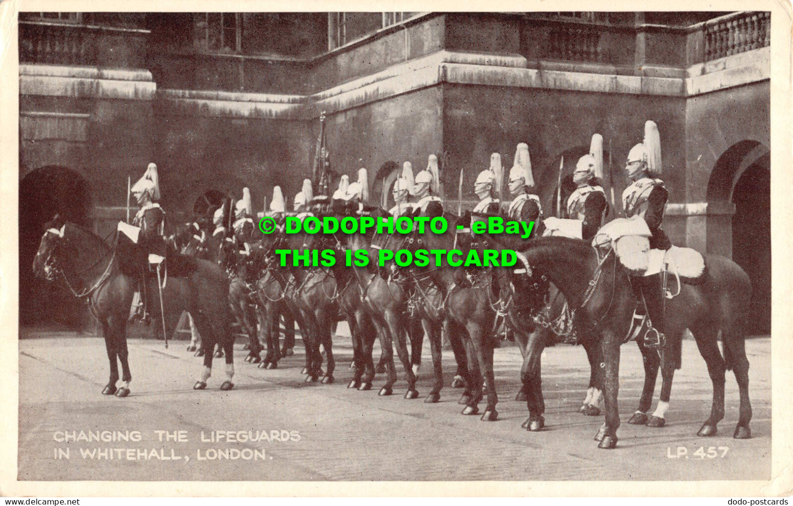 R555393 Changing Lifeguards In Whitehall. London. Horses. LP. 457. Lansdowne Pro - Autres & Non Classés