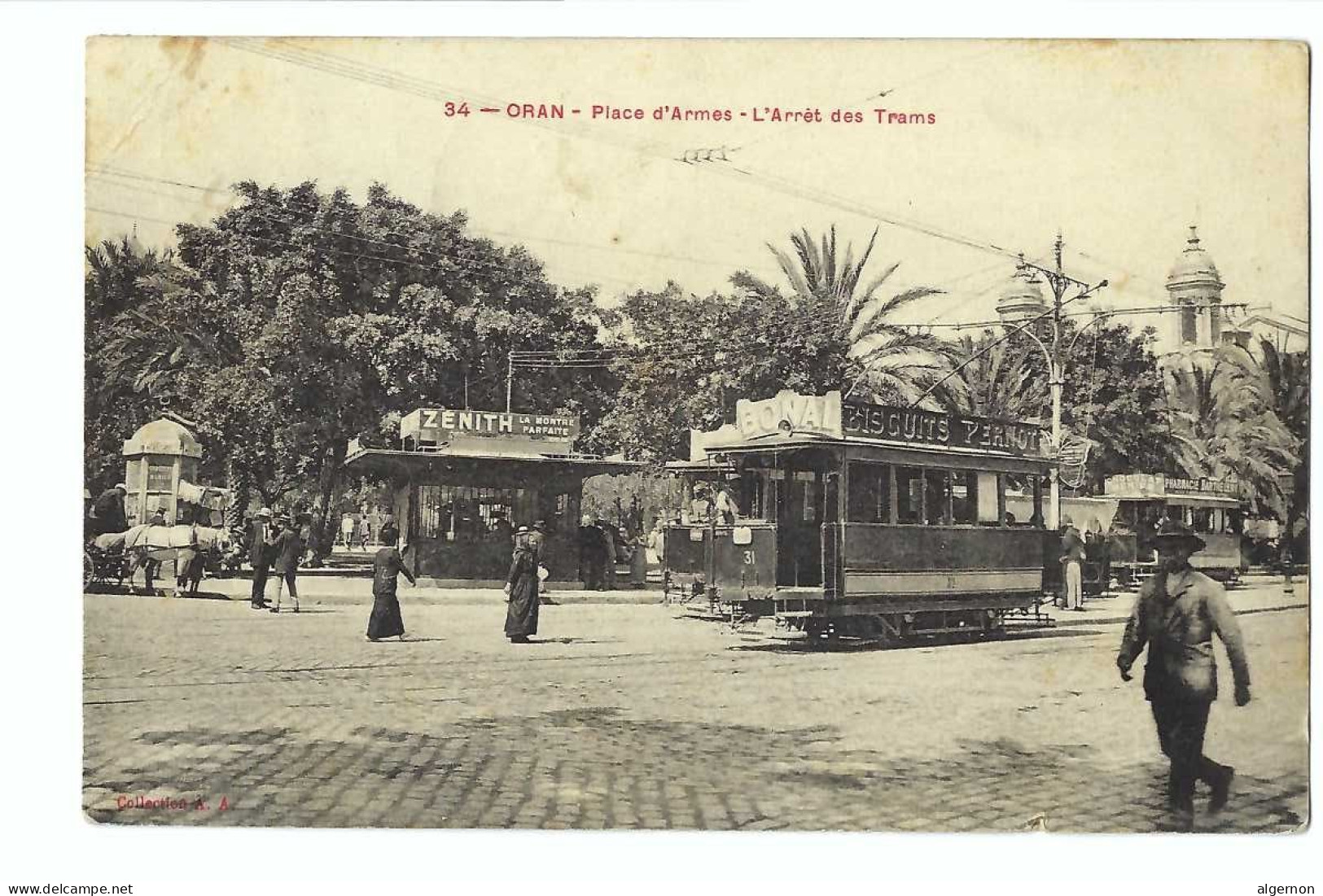 32574 - Oran Place D'Armes L'arrêt Des Trams Tramway - Oran