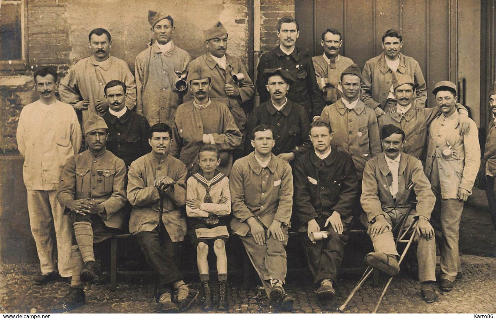 Toulouse * Carte Photo 1918 * Hôpital Militaire Ou Caserne * Soldats Militaires Régiment Blessé * Militaria - Toulouse