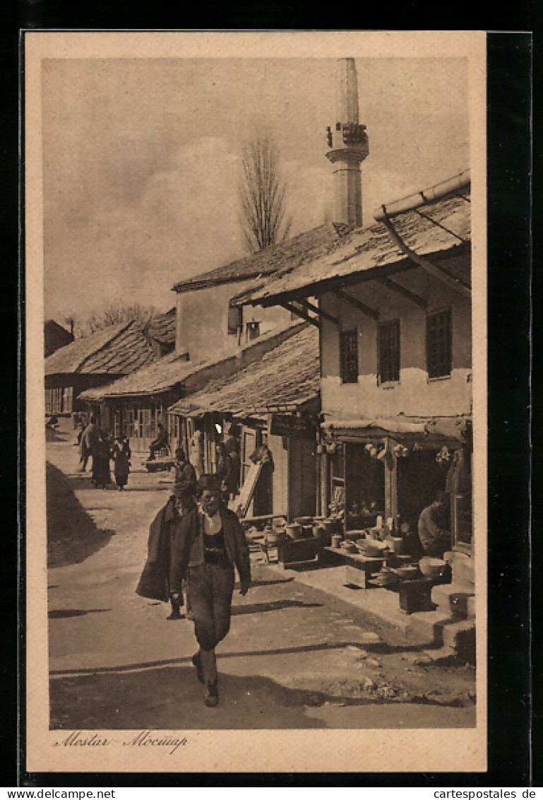 AK Mostar, Strassenpartie im Ort, Minarett 