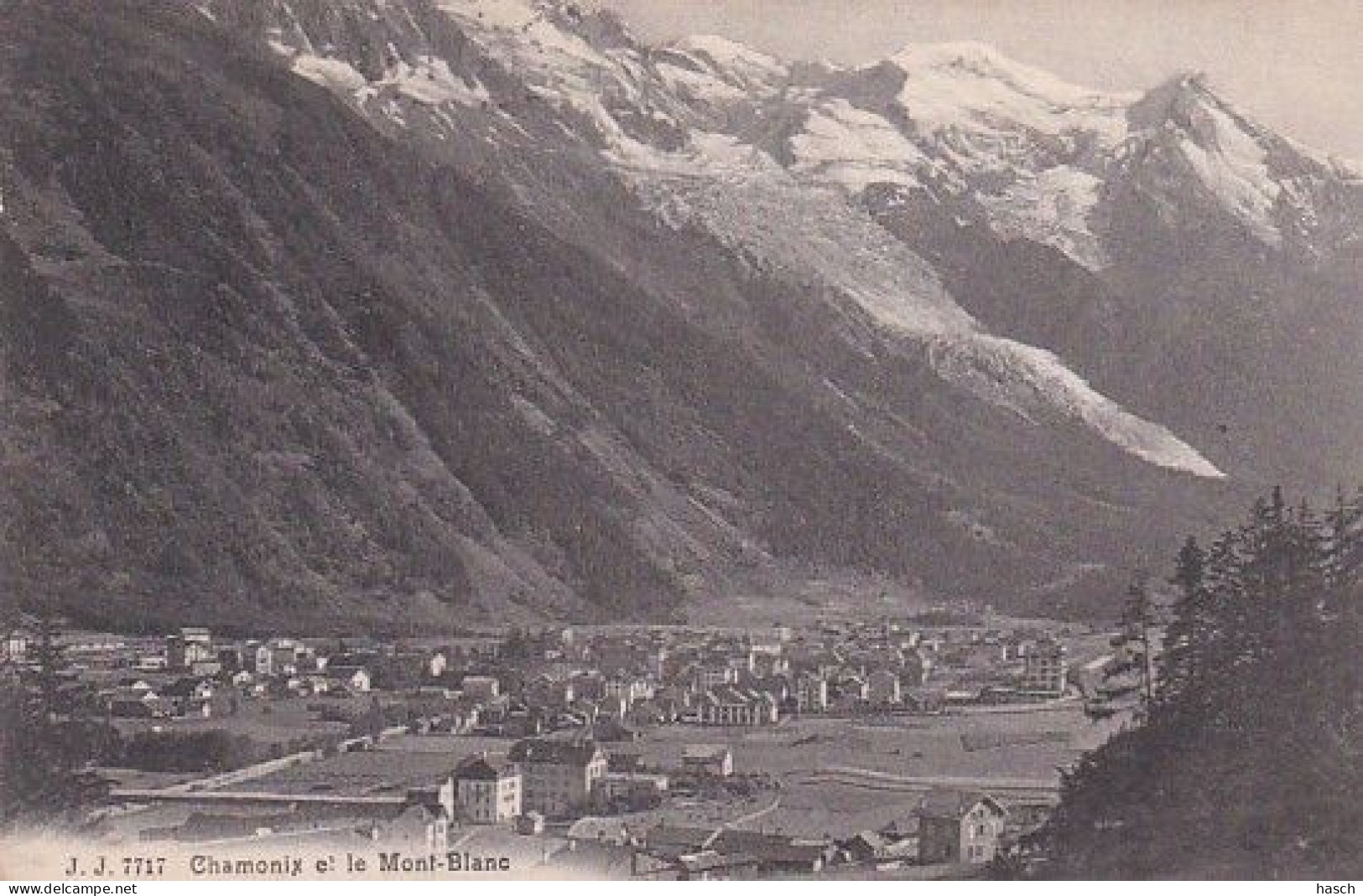 1850	468	Chamonix et le Mont Blanc (voir coins, voir des bords)