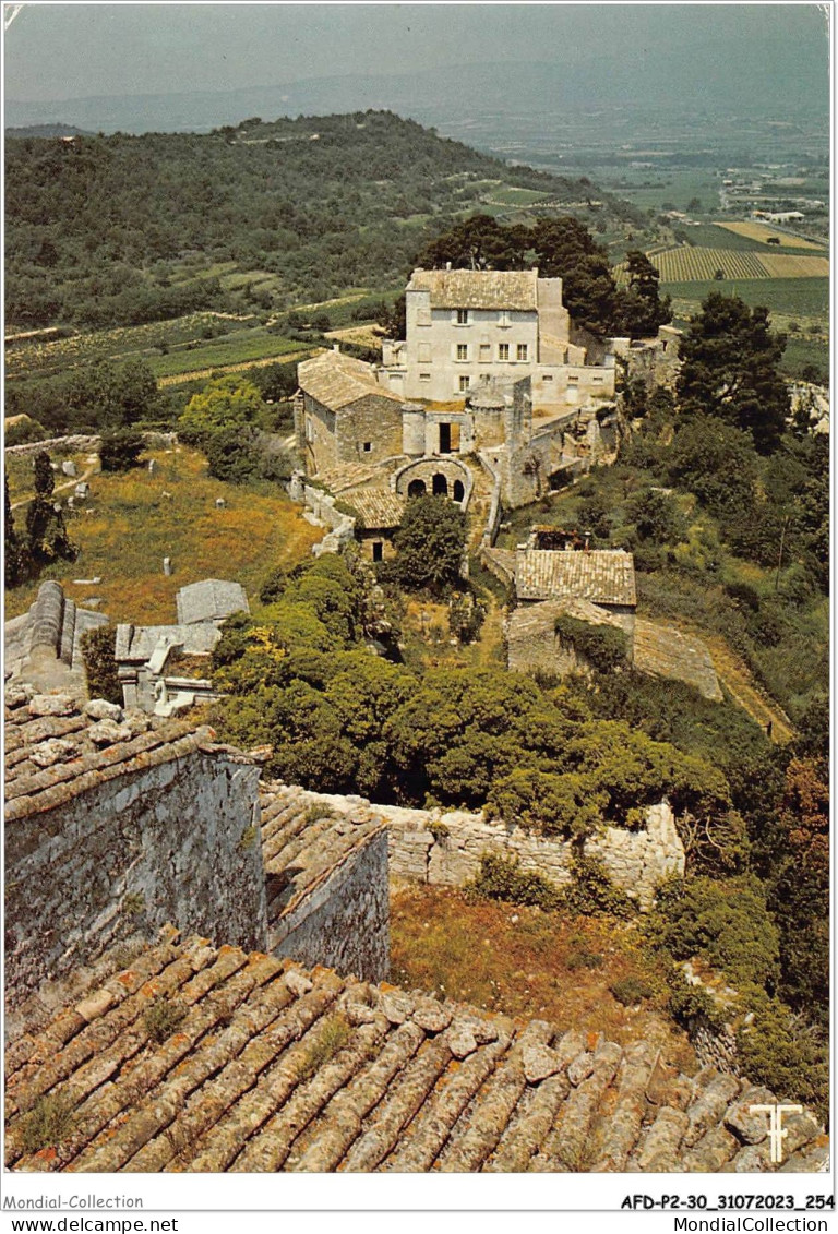 AFDP2-30-0256 - PROVENCE - MENERBES - village perché - le castellet