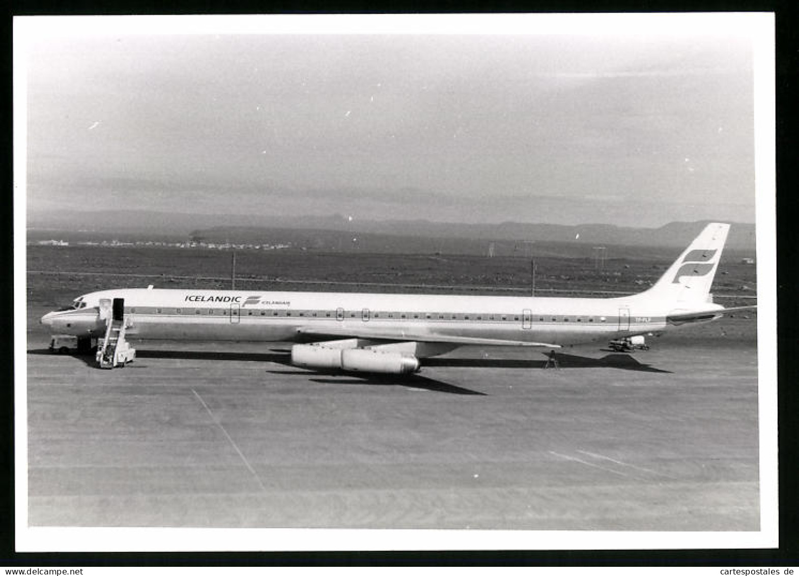 Fotografie Flugzeug Douglas DC-8, Passagierflugzeug der Icelandair, Kennung TF-FLF 