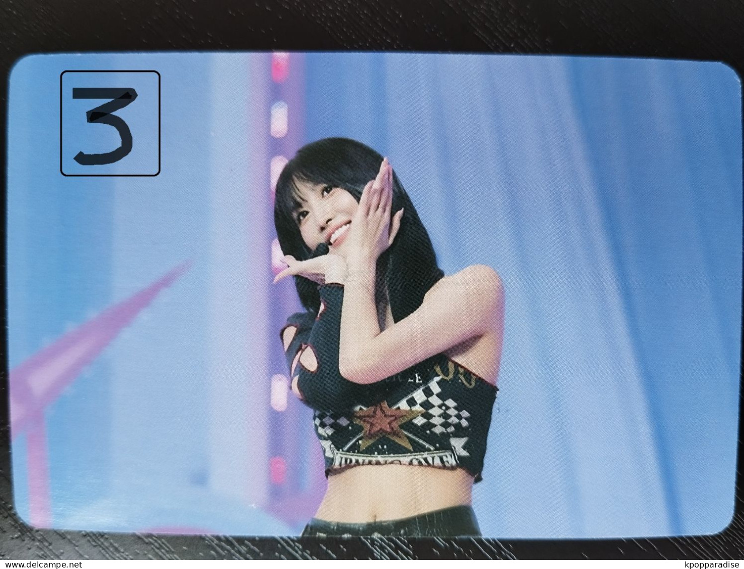 Photocard K POP Au Choix  TWICE 2024 Season's Grettings News Room Momo - Andere & Zonder Classificatie