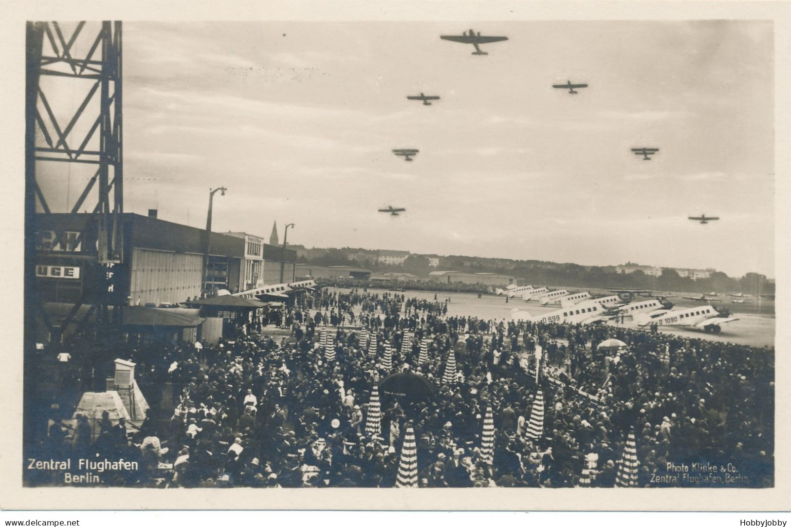 ZENTRALFfLUGHAFEN - Berlin  - Echte Photographie - POSTKARTE -  Klinke & Co - UNGEBRAUCHT - - Riunioni