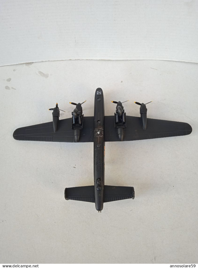 MODELLINO CORGI AVIAZIONE ARCHIVE 47301 RIPARAZIONE AVRO LANCASTER PA474 MEMORIAL VOLO Oi - Profiles