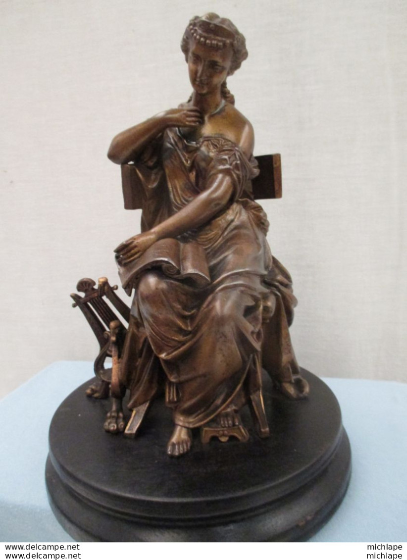 Belle Statuette Regul - LA LECTURE - Femme Assise Signé DORIO Parfait état Haut 28 Cm Poids 2 Kg 4 - Métal