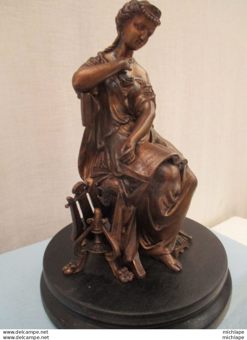 Belle Statuette Regul - LA LECTURE - Femme Assise Signé DORIO Parfait état Haut 28 Cm Poids 2 Kg 4 - Métal