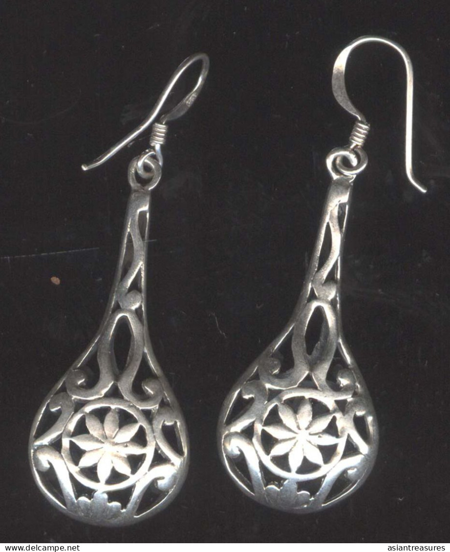 Antique Lao Silver Hilltribe Earrings Ca 1900 -1930 Simple And Intricate Work - Ethnisch