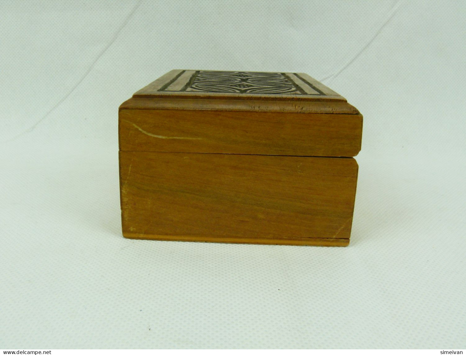 Beautiful Vintage Carved Wooden Box Jewelry Trinked Box #5585 - Dozen