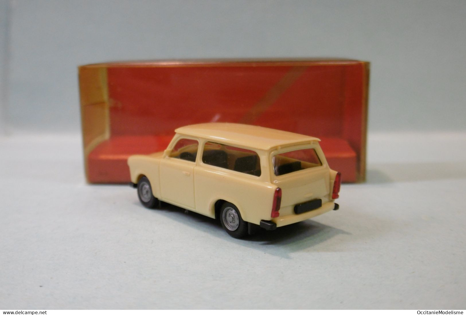 Herpa - TRABANT 601 S Universal Réf. 3088 BO HO 1/87 - Baanvoertuigen