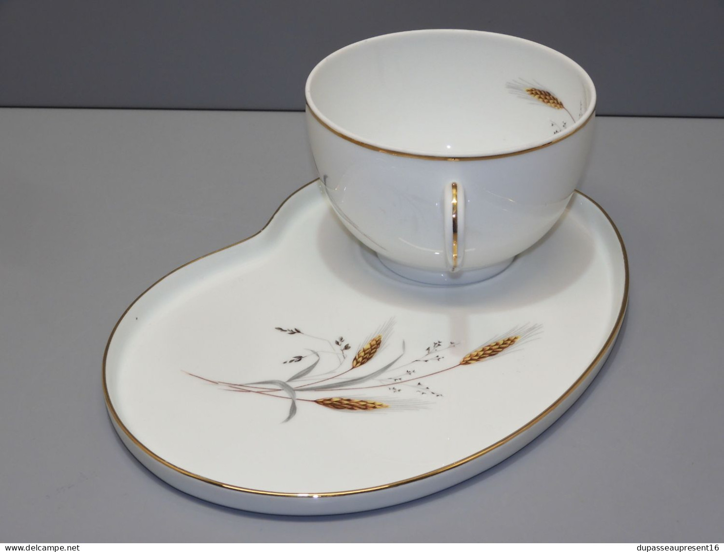 -JOLIE TASSE/BOL & SON PLATEAU PORCELAINE De LIMOGES MP SAMIE EPIS De BLE      E - Limoges (FRA)