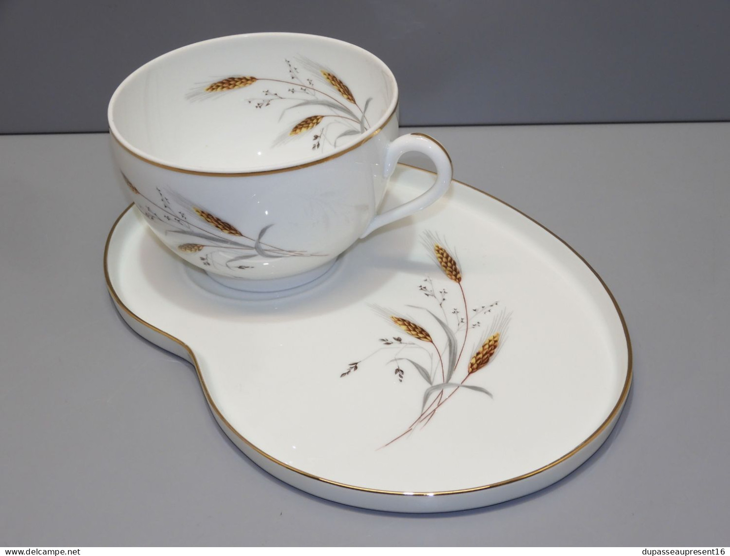 -JOLIE TASSE/BOL & SON PLATEAU PORCELAINE de LIMOGES MP SAMIE EPIS de BLE      E