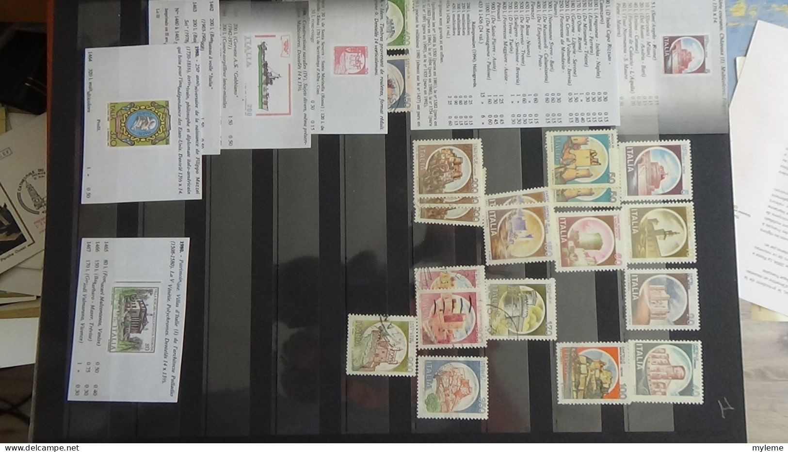 BJ30 Collection De Timbres D'Italie Avec Notices Explicatives.  A Saisir !!! - Collections (en Albums)