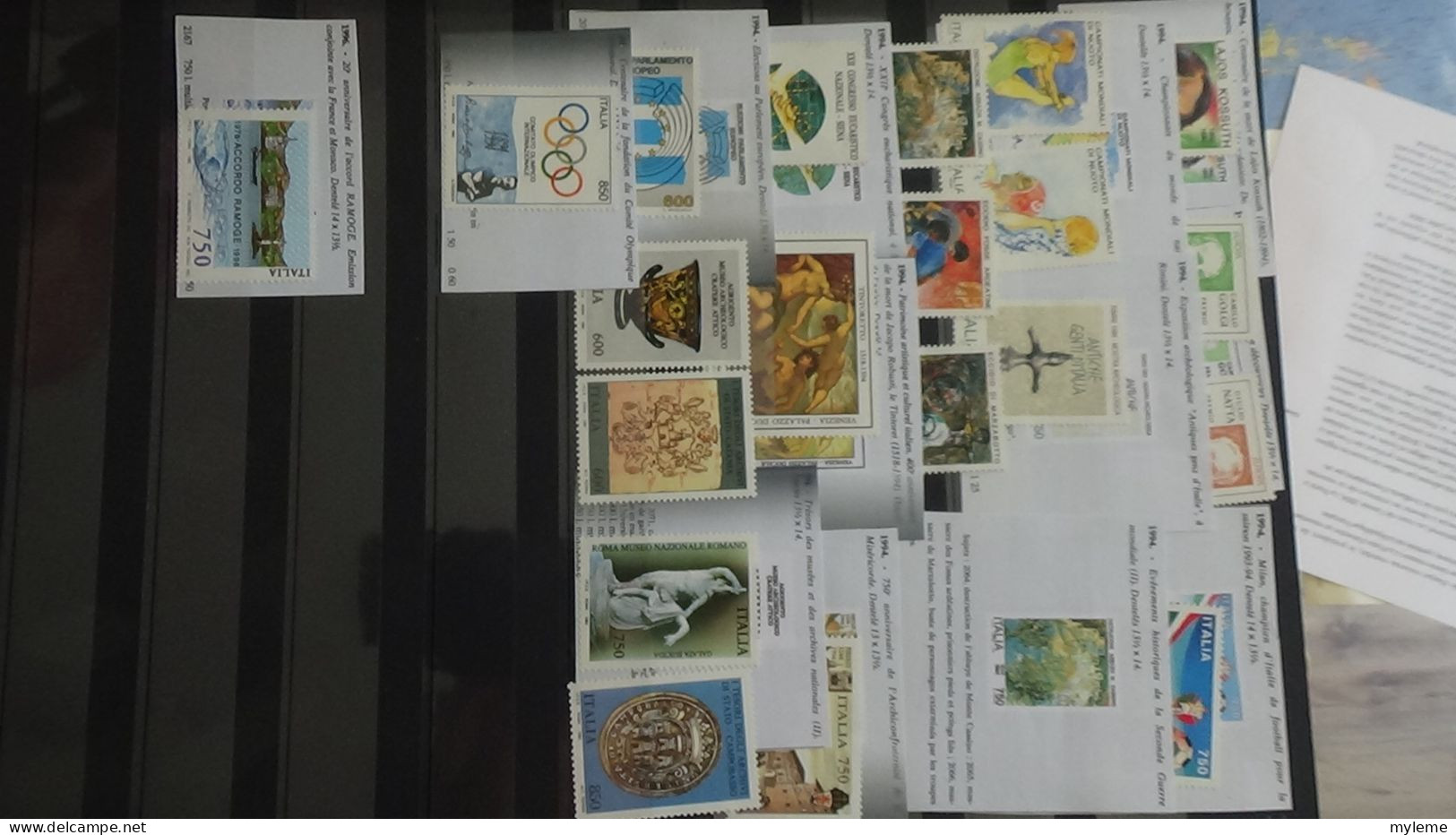 BJ30 Collection de timbres d'Italie avec notices explicatives.  A saisir !!!