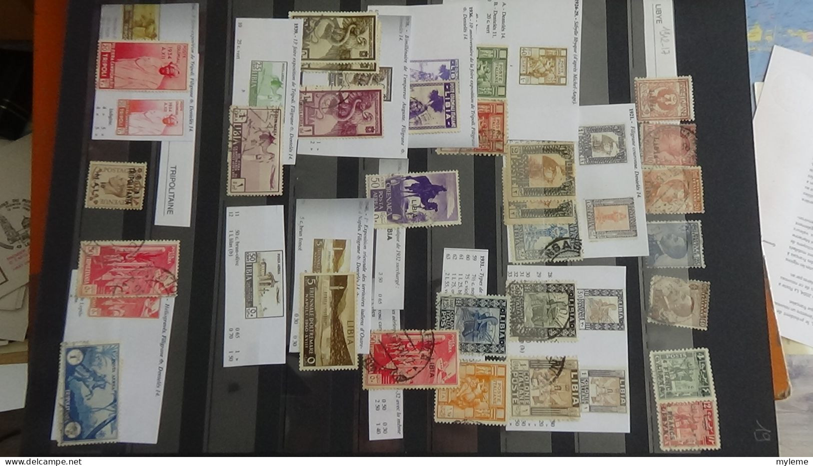 BJ30 Collection de timbres d'Italie avec notices explicatives.  A saisir !!!