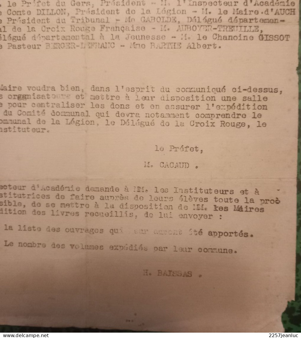 Communiqué Officiel Appel Au Comité D'aide Intellectuelle Aux Prisonniers De Guerre  En Date  1941/42 - Decretos & Leyes