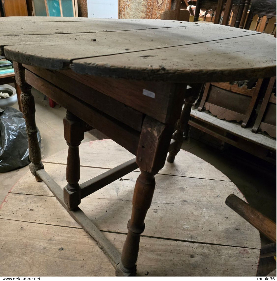 Meuble Belle Table Ancienne Ronde Pied Pliant  époque Louis XIII A Confirmer - Tables & Guéridons