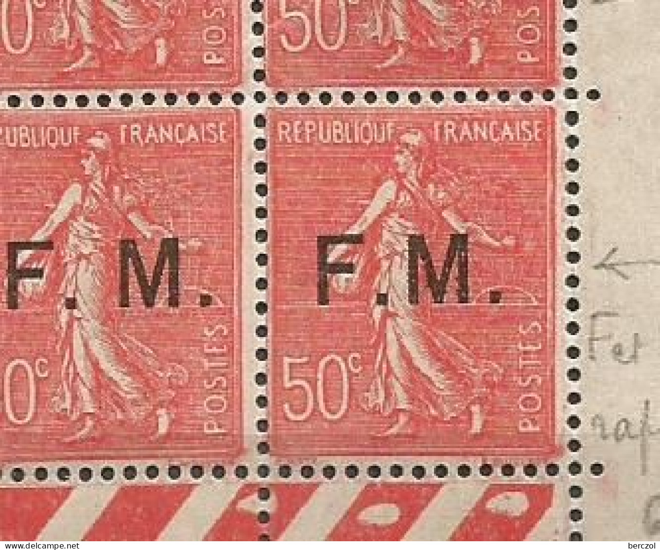 FRANCE  ANNEE 1928 TIMBRE DE  FRANCHISE N°6 BLOC DE 4 EX N* MH ET ADHERENCES + VARIETE M Rapproché + COIN DATE TB  - ....-1929