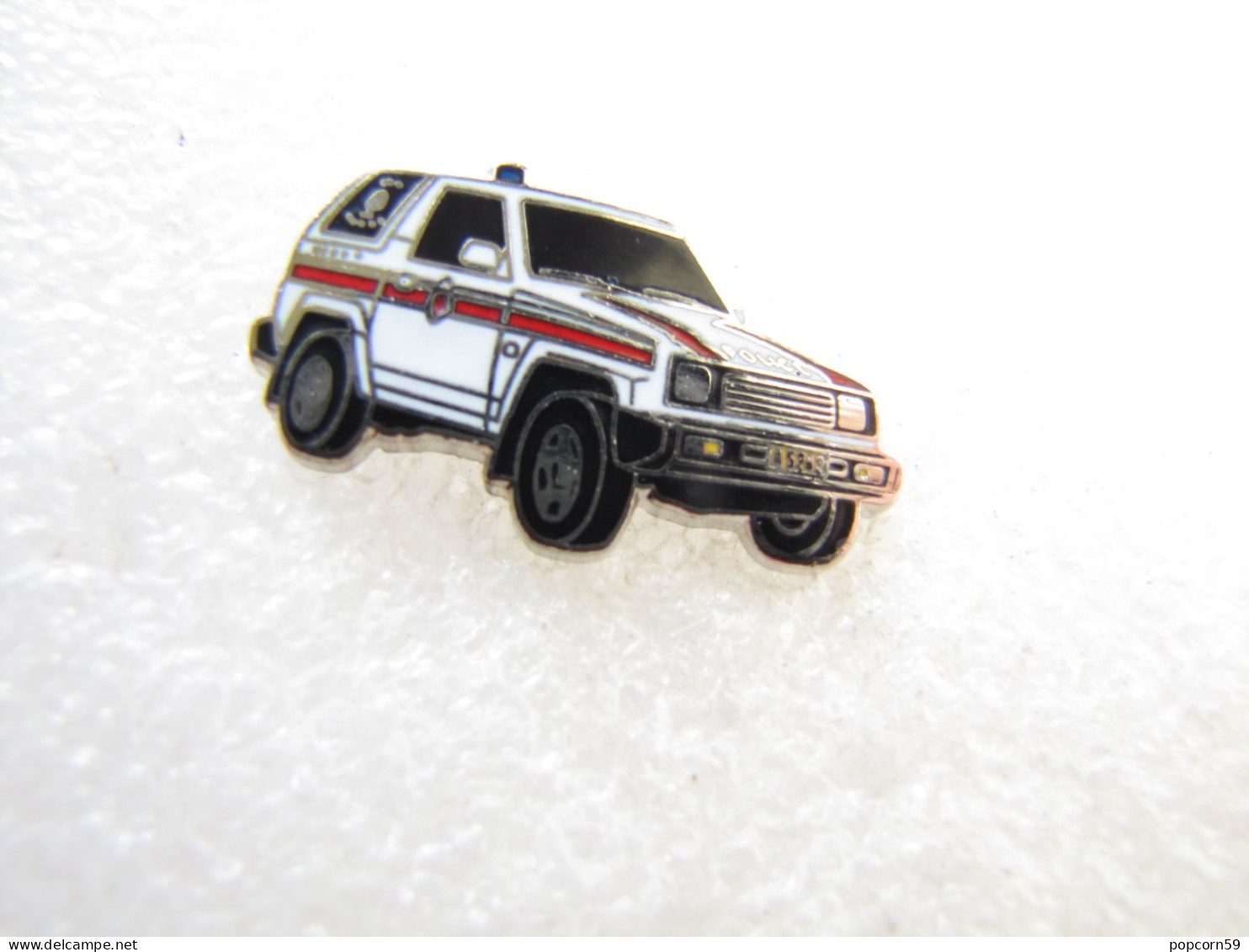 PIN'S   DAIHATSU  ROCKY 4X4  POLICE  Email Grand Feu DEHA - Altri & Non Classificati