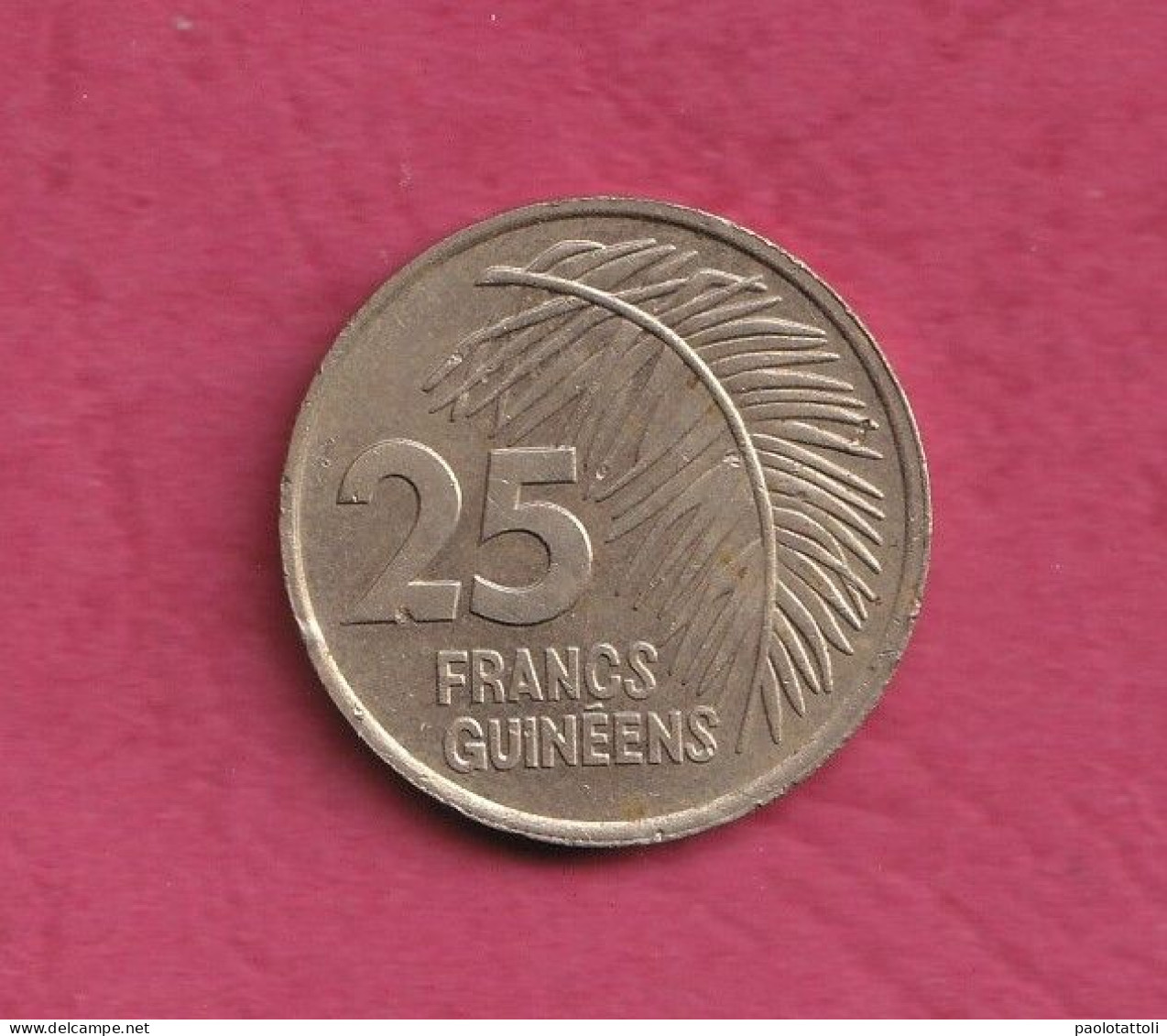 Guinèe, 1987- 25 Francs Guinéens- Brass-  Obverse. Coat Of Arms. Reverse Palm Leaf With Denomination +BB, +VF, +TTB, +SS - Guinea