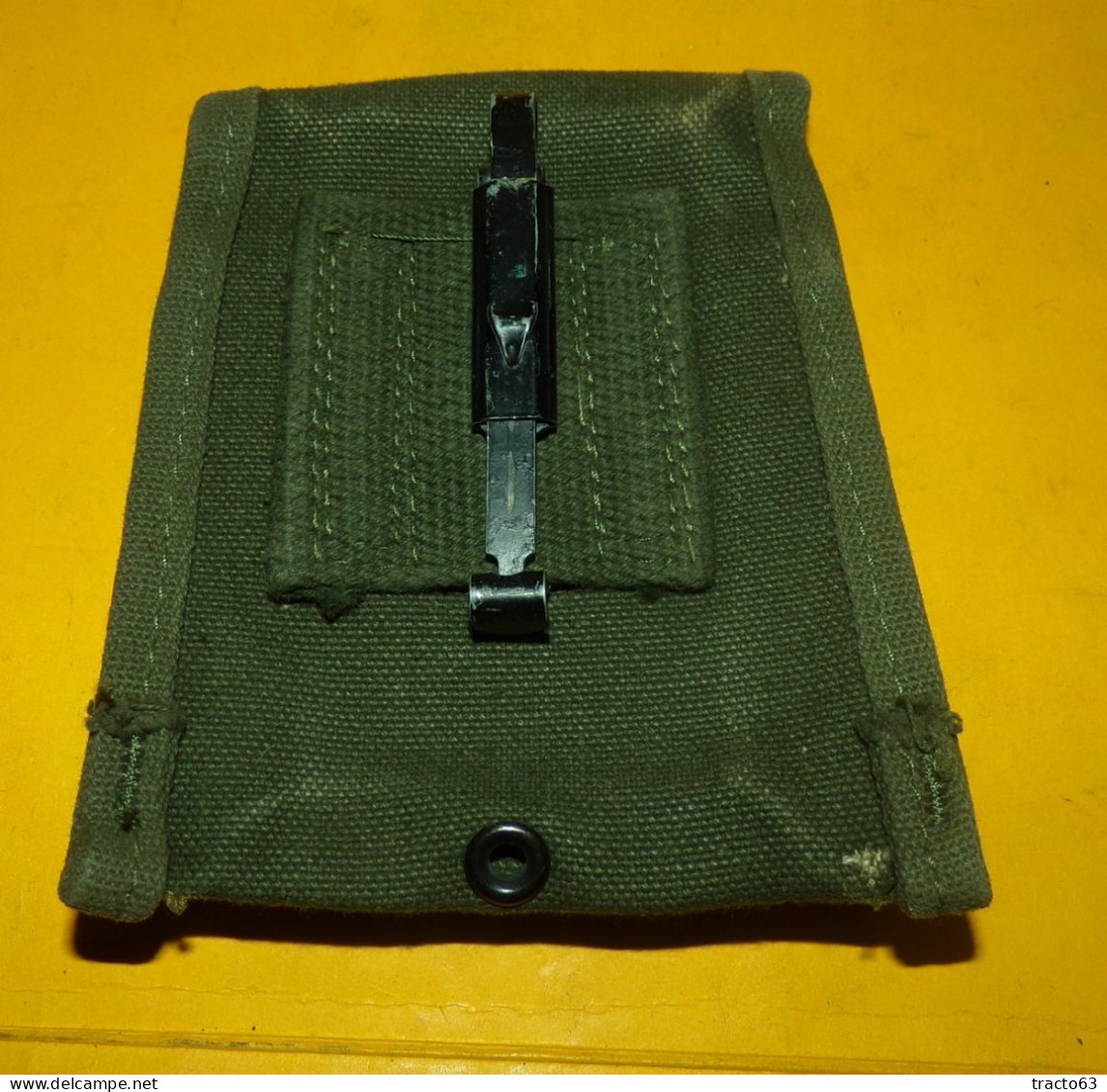 ARMEE AMERICAINE U.S : ETUI A PANSEMENT INDIVIDUEL OU POUR LA BOUSSOLE  , PERIODE 1960-1970 ENVIRON ,BON  ETAT VOIR PHOT - Equipaggiamento