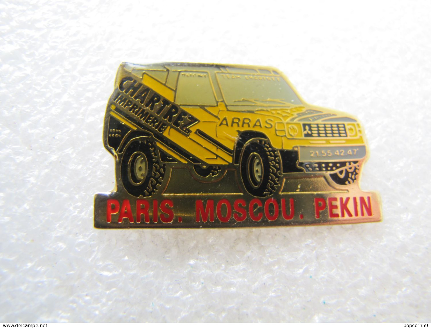 PIN'S   MITSUBISHI  PAJERO   PARIS MOSCOU PEKIN  CHARTREZ  ARRAS - Mitsubishi