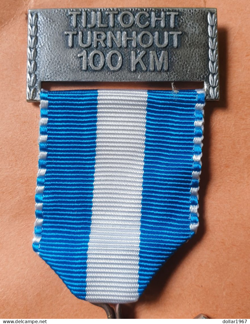 Medaile   : Tijltocht Turnhout 100 Km.- België  -  Original Foto  !!  Medallion  België . - Andere & Zonder Classificatie