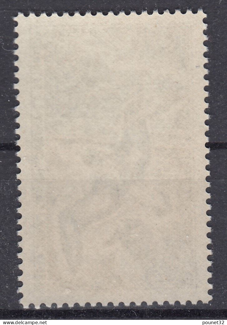 TIMBRE TAAF OISEAU DAMIER DU CAP N° 28 NEUF ** GOMME SANS CHARNIERE - Unused Stamps