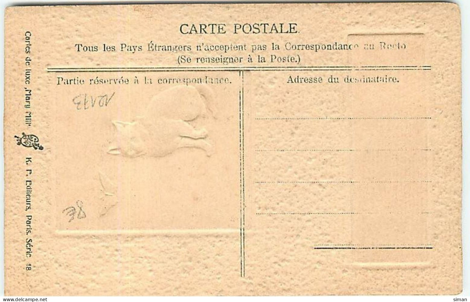 N°12173 - Carte Gaufrée - Heureuses Année - Chat Regardant Un Papillon - Neujahr