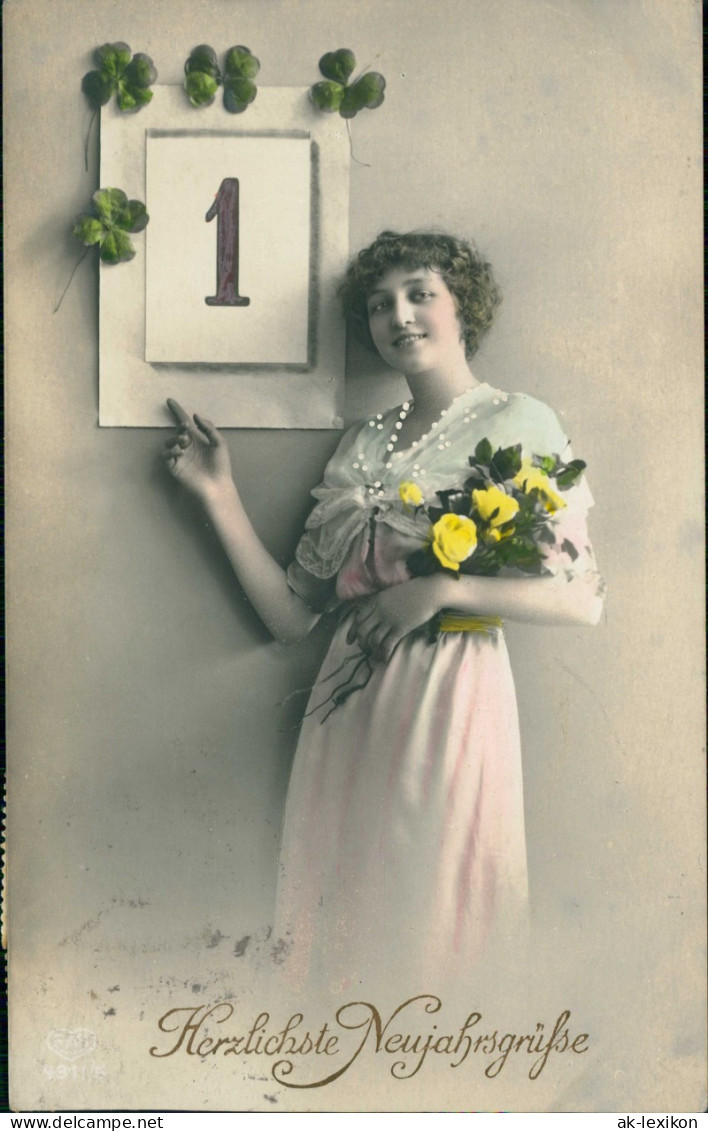 Ansichtskarte  Neujahr Sylvester New Year Frau Mi Blumen, Kleeblätter 1904 - Nieuwjaar