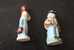 2 FEVES -FIGURINES - PETITS OBJETS DE VITRINE OU DECORATION POUR LA CRECHE -COUPLE - Santons