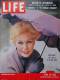 Magazine LIFE - APRIL 30 , 1956 - INTER. ED. - KIM NOVAK - Winston CHURCHILL - Nombreuses Publicités       (3042) - Novità/ Affari In Corso