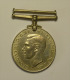 Delcampe - Grande-Bretagne Great Britain Lot Of 4 Medals + Miniatures : ATLANTIC STAR / AFRICA STAR / 1939 - 1945 STAR /  WAR MEDAL - Grande-Bretagne